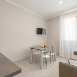 Aparthotel Carra